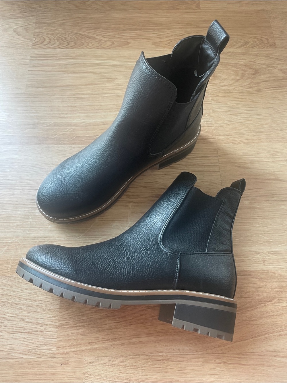 NWOT Kensie Women’s Leather Boot